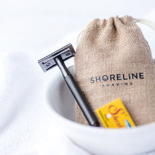 Load image into Gallery viewer, Matte Black safety razor travel set with hessian bag and blades - Shoreline Shaving