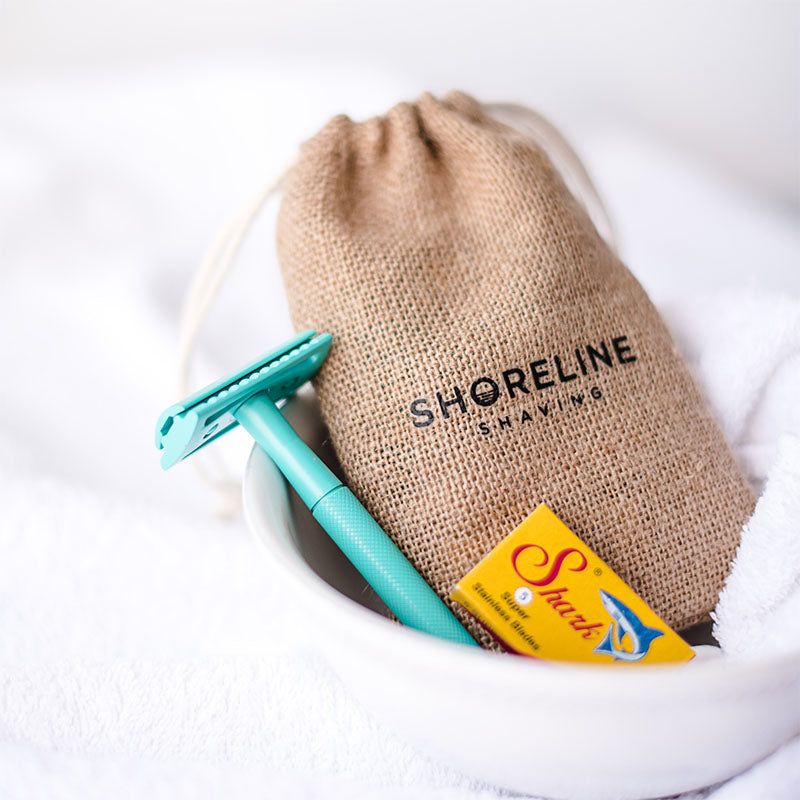 Travel shaving set with reusable teal safety razor, hessian bag and blades - Shoreline Shaving